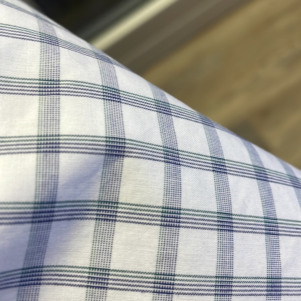Tommy Hilfiger button down - Picture 4 of 4